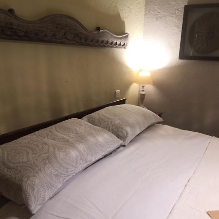 The Tavern Castelnau-Pegayrols Bagian luar foto