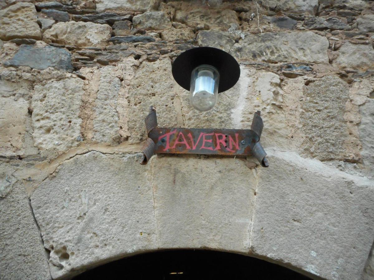 The Tavern Castelnau-Pegayrols Bagian luar foto