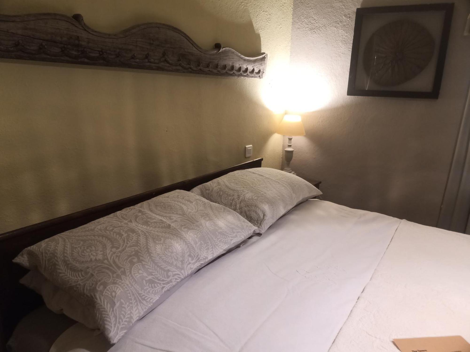 The Tavern Castelnau-Pegayrols Bagian luar foto
